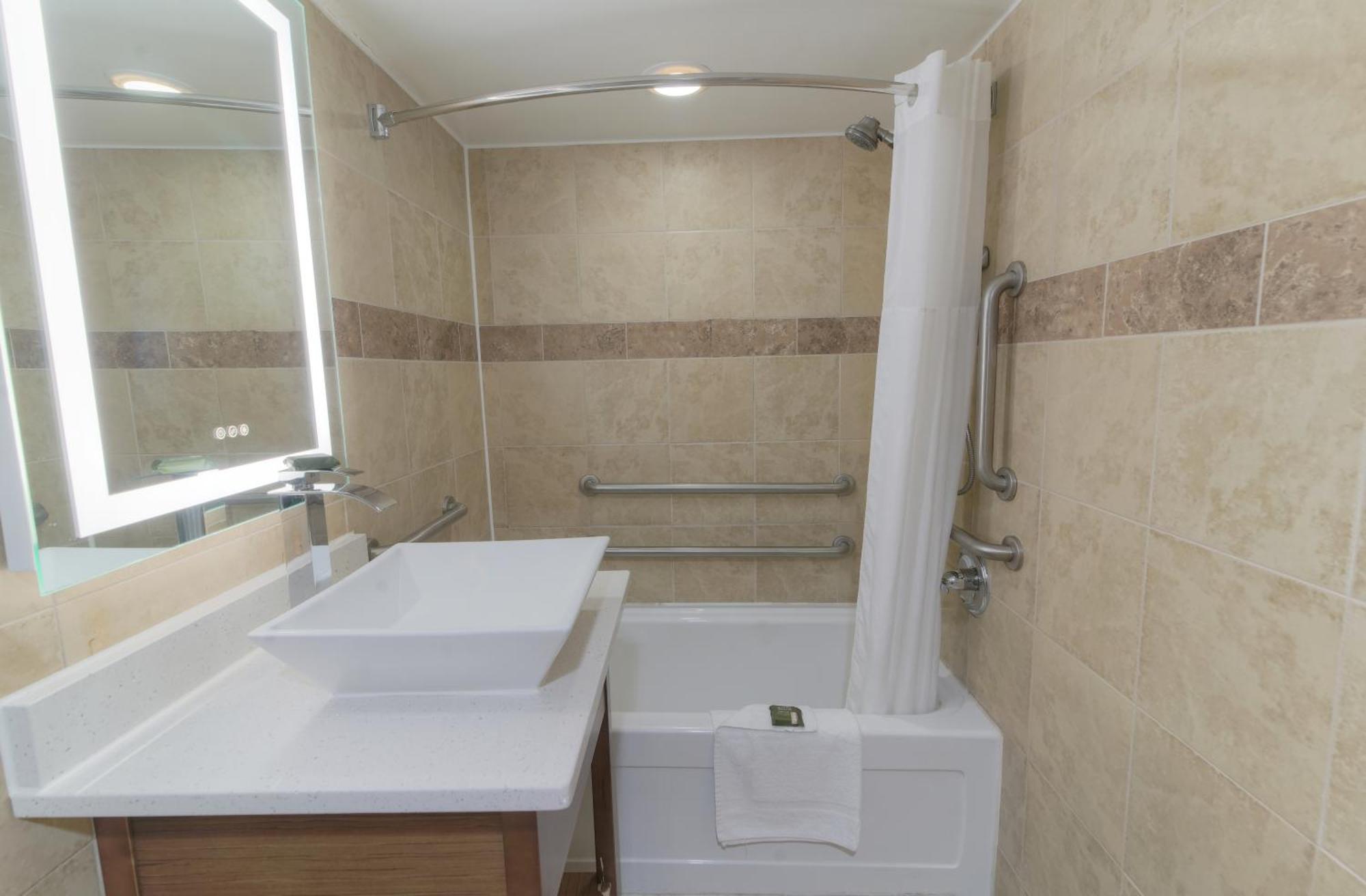 Oceans 2700 Hotel เวอร์จิเนียบีช ภายนอก รูปภาพ